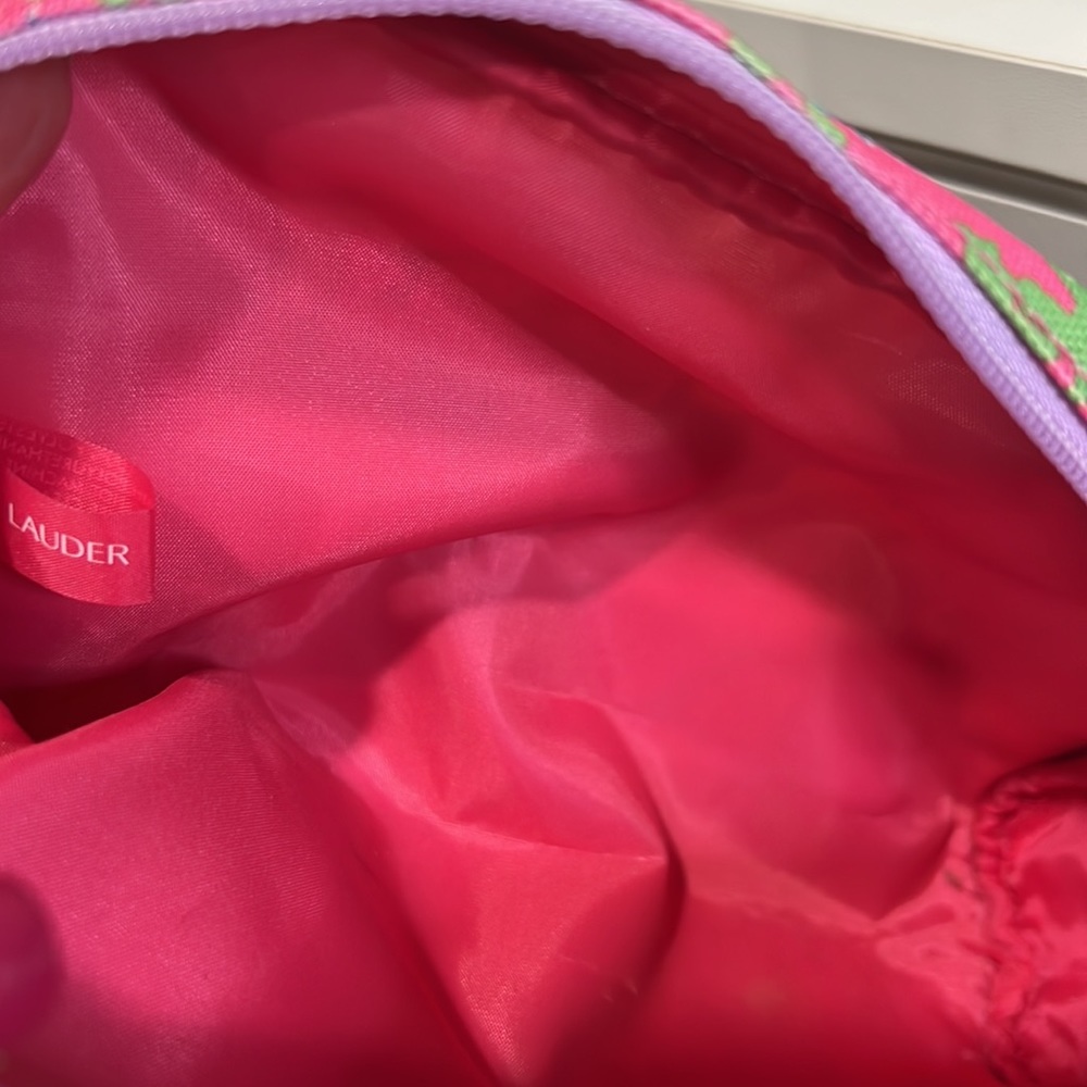 NWOT-Lilly Pulitzer/Estee Lauder zippered pouch - Picture 5 of 6